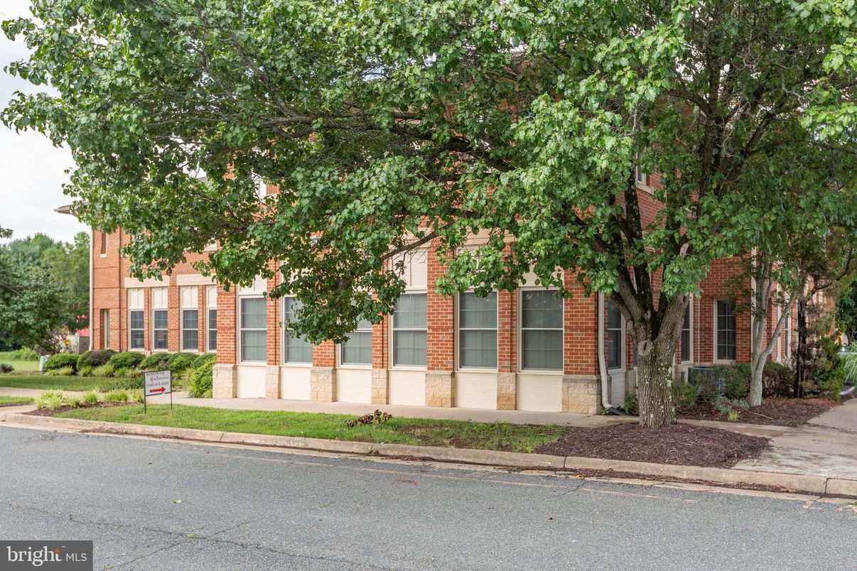 Exterior, Facade, Brick Facade, Condo Building