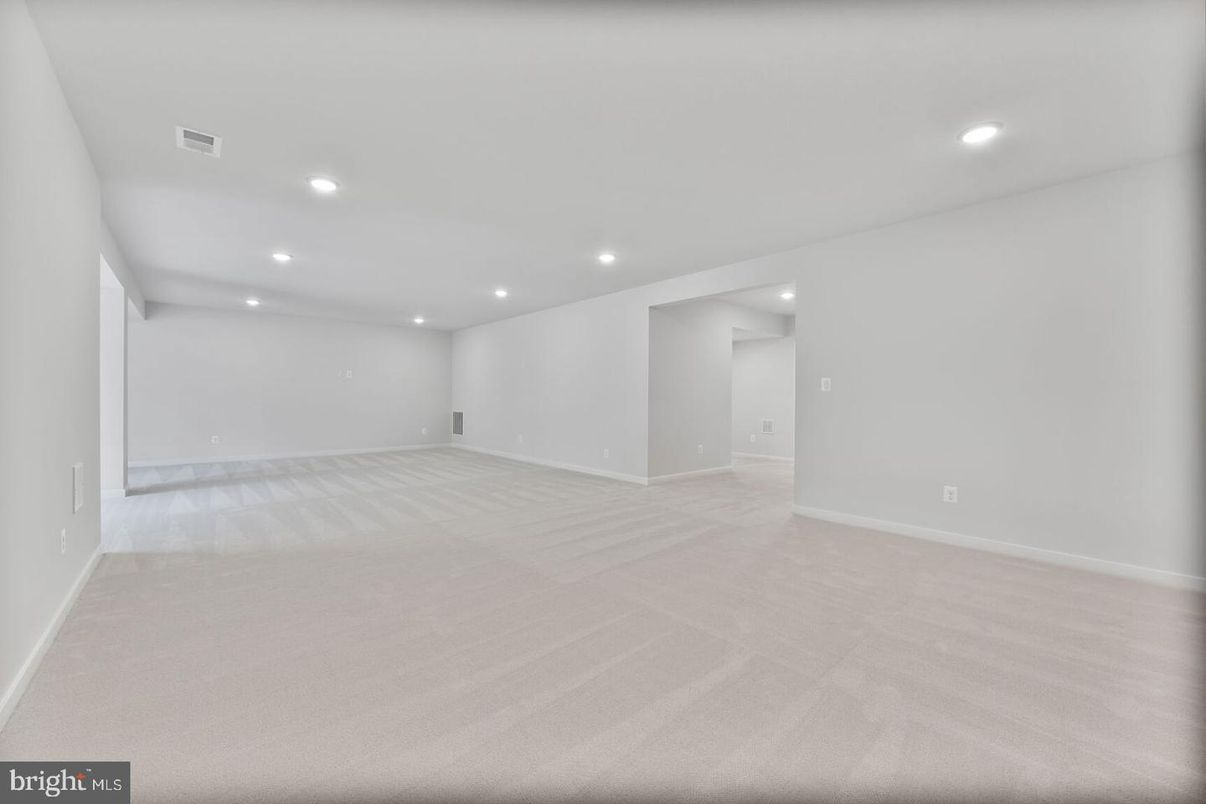 Empty room, Interior, Recessed Lighting