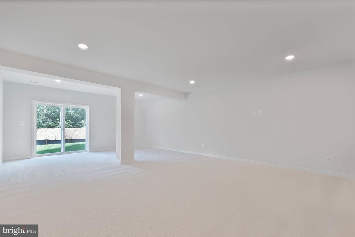 Empty room, Interior, Recessed Lighting