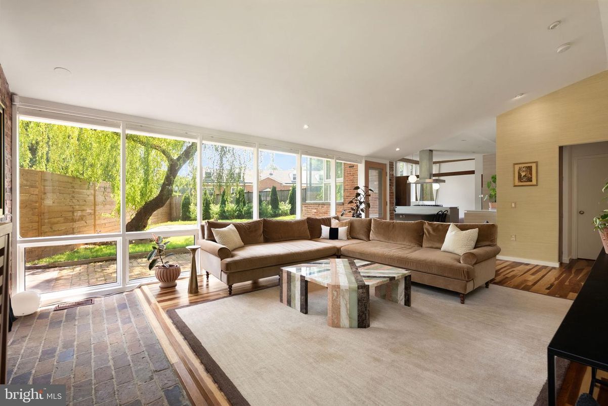 Interior, Kitchen, Living room, Recessed Lighting, Wood Texture Flooring