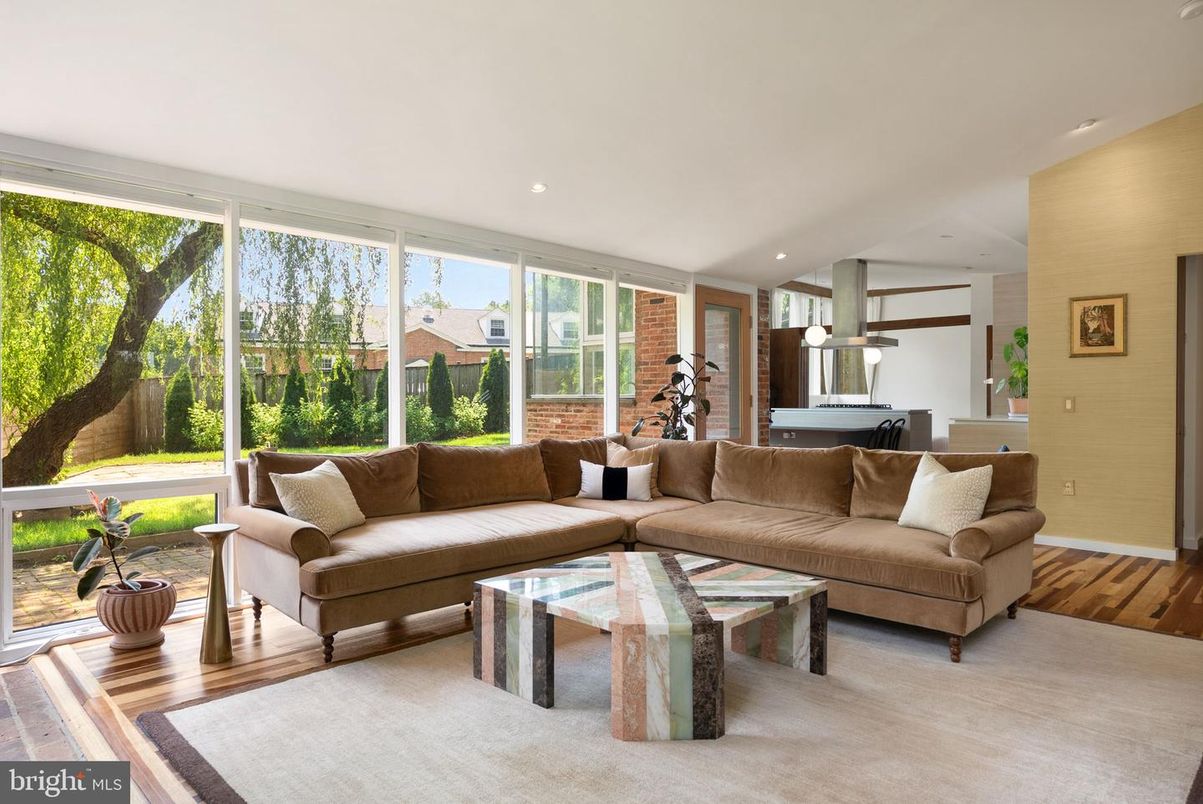 Interior, Kitchen, Living room, Recessed Lighting, Wood Texture Flooring