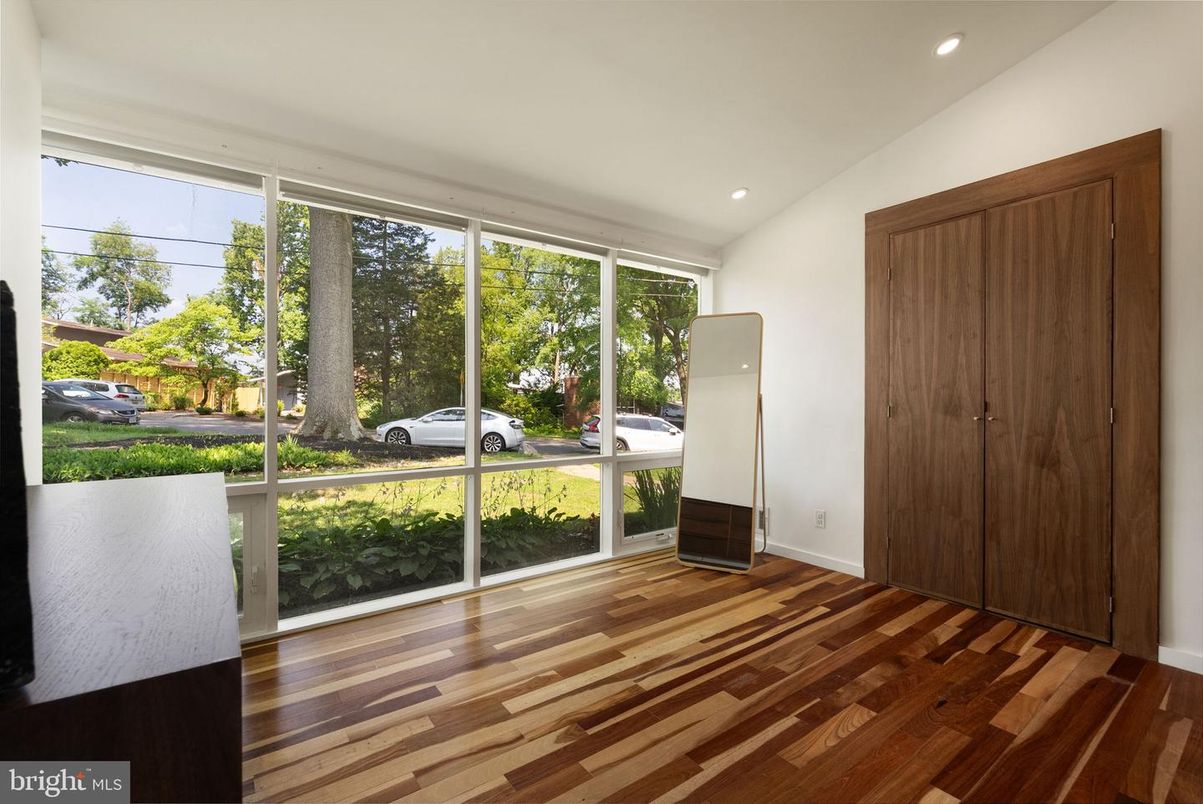 Empty room, Interior, Recessed Lighting, Sun Room, Wood Texture Flooring