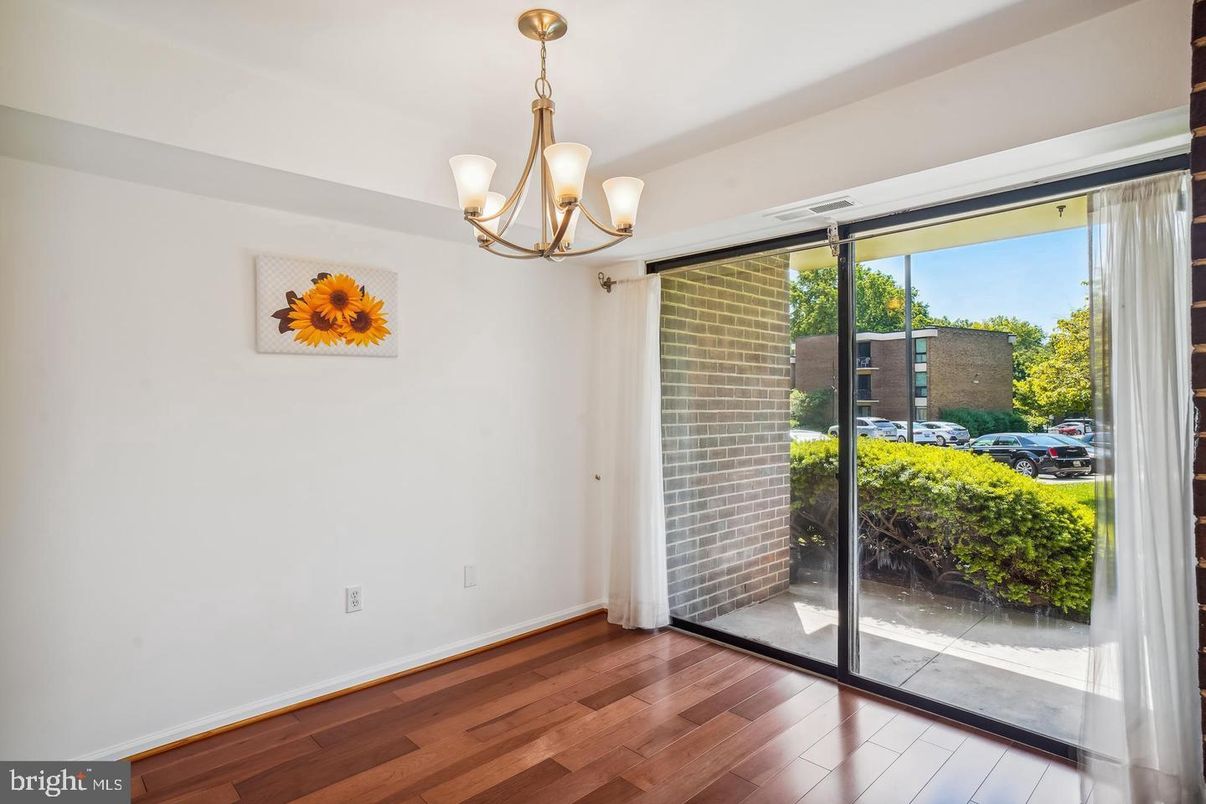 Chandelier, Empty room, Interior, Wood Texture Flooring