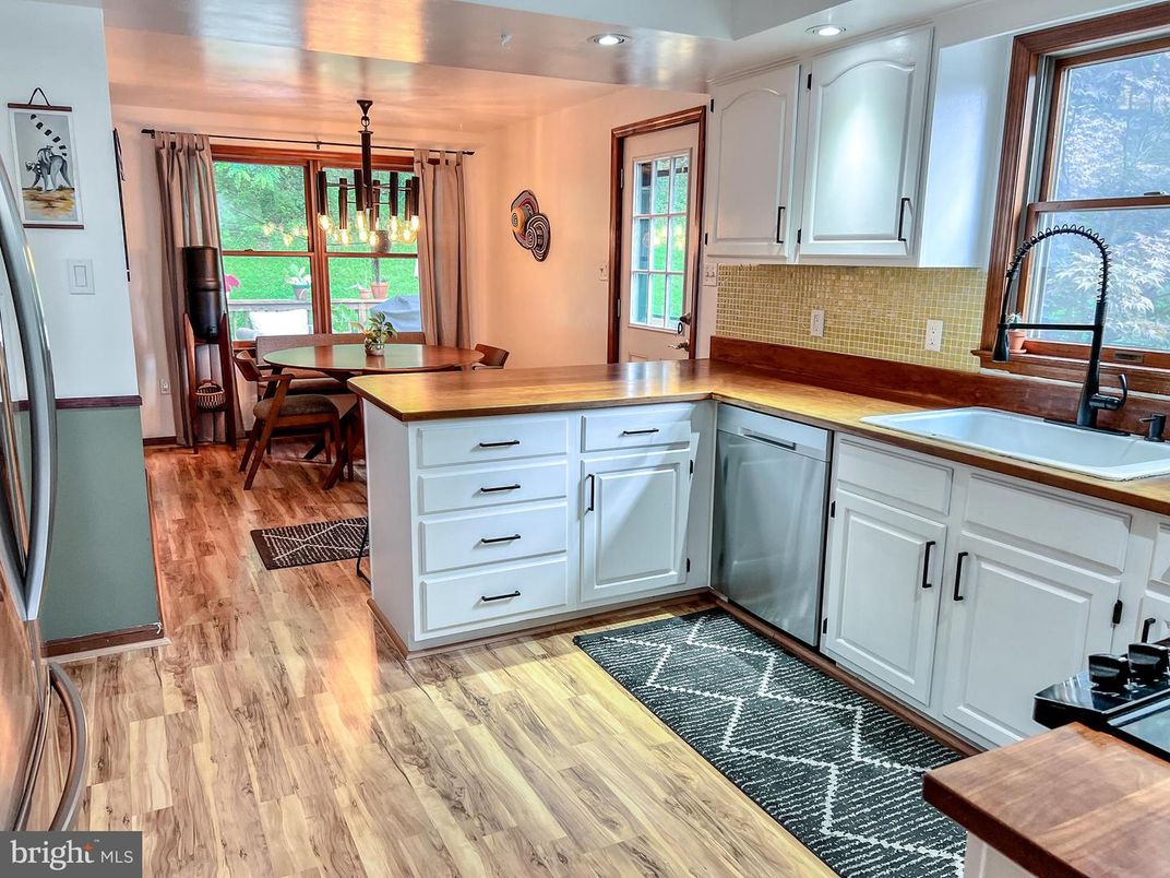 Dining room, Interior, Kitchen, Pendant Lights, Recessed Lighting, Wood Texture Flooring