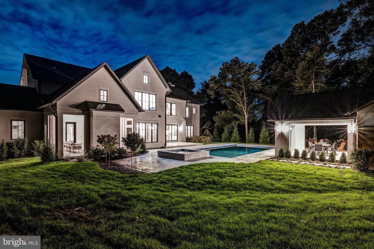 Backyard, Exterior, Pool