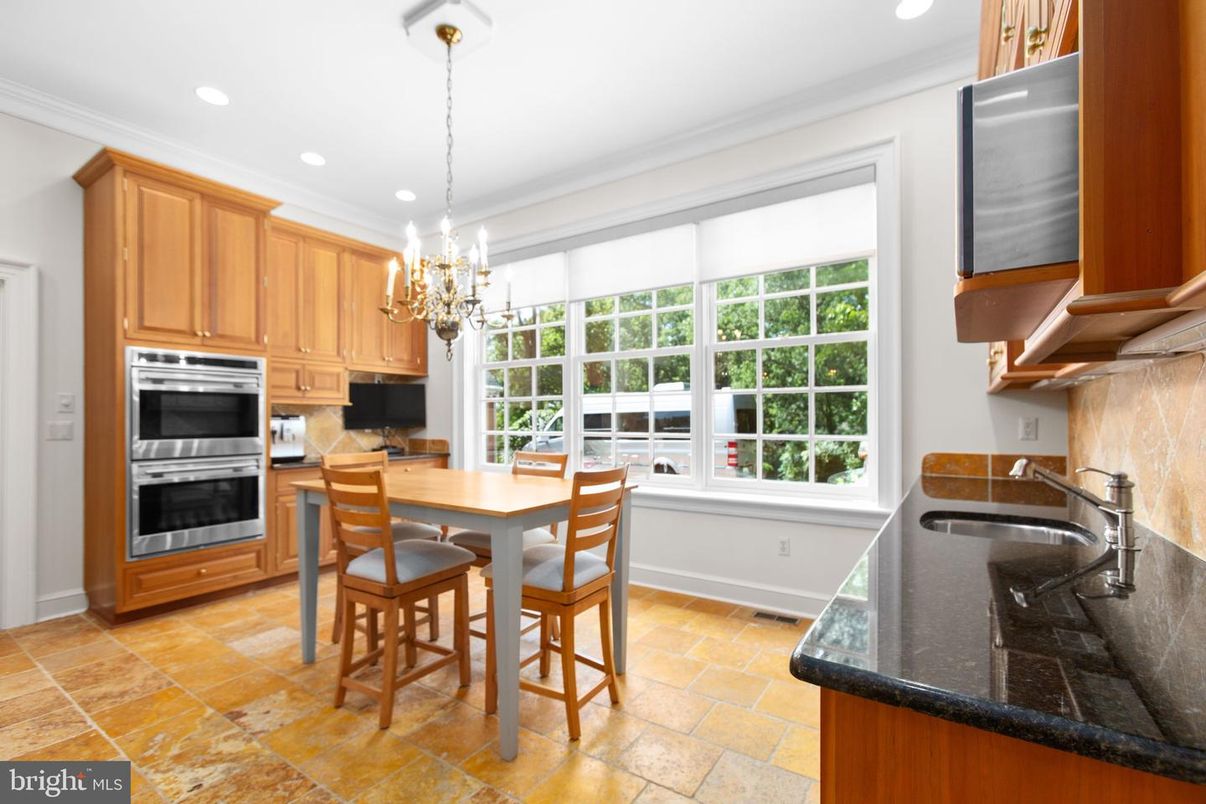 Chandelier, Dining room, Interior, Kitchen, Recessed Lighting
