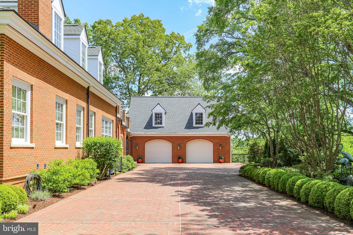 Attached, Exterior, Facade, Brick Facade, Cape Cod