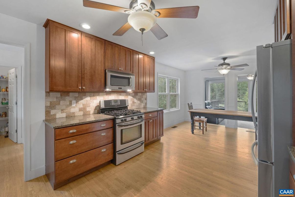 Dining room, Interior, Kitchen, Recessed Lighting, Wood Texture Flooring