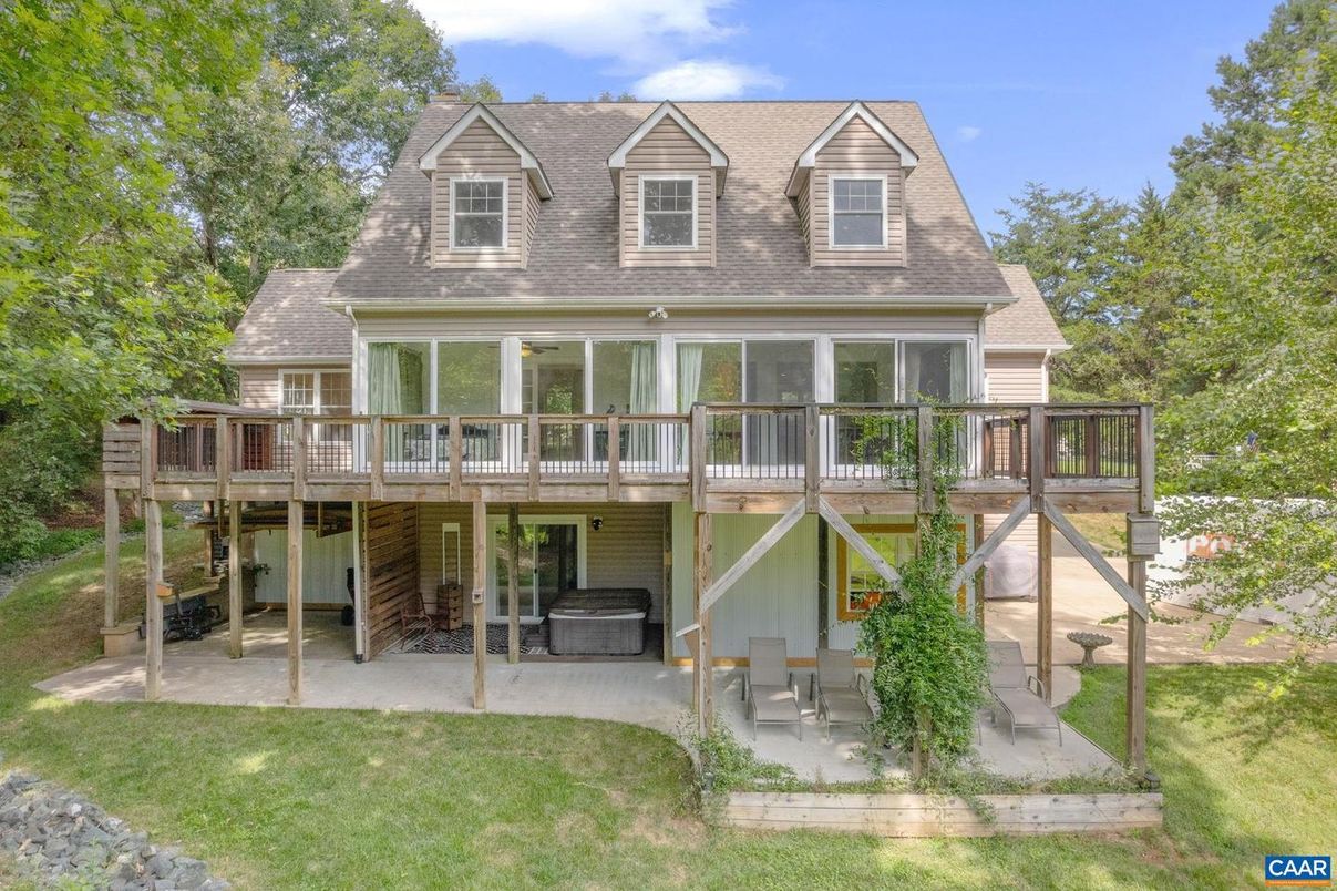 Exterior, Facade, Cape Cod