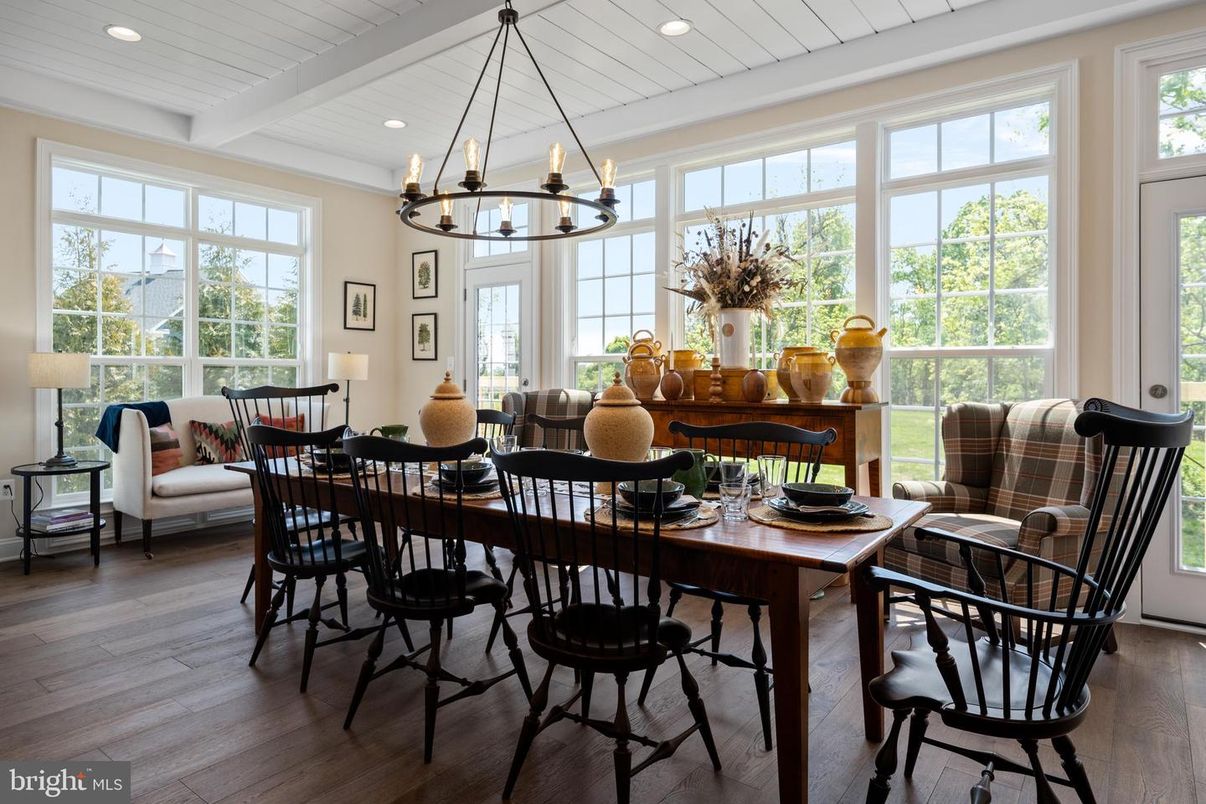 Chandelier, Dining room, Interior, Recessed Lighting, Wood Texture Flooring