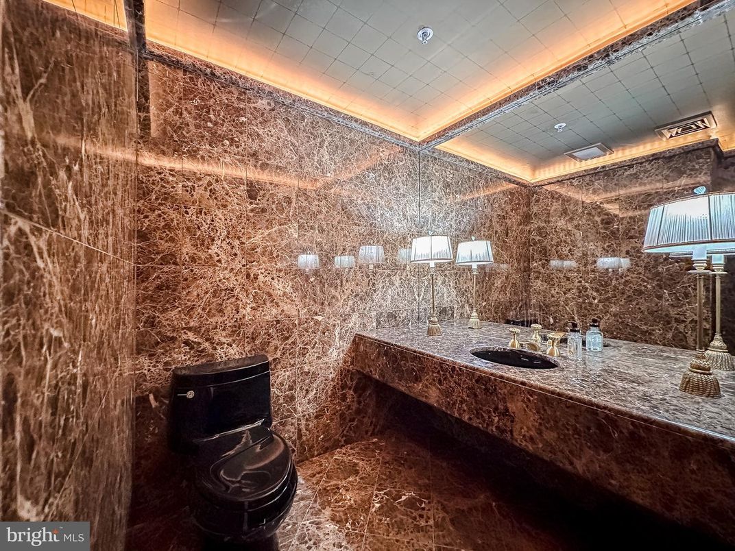 Bathroom, Interior, Recessed Lighting