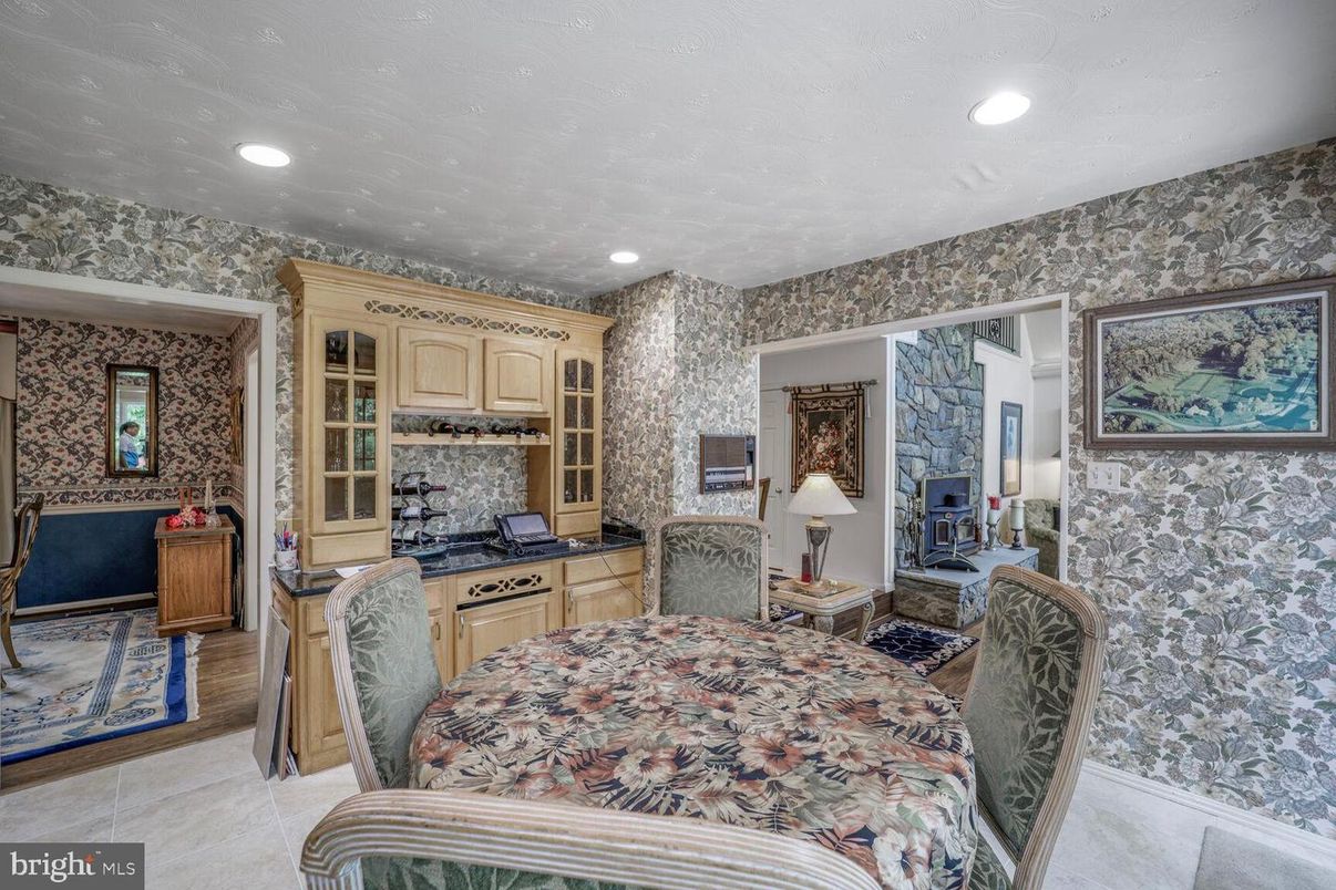 Dining room, Interior, Kitchen, Recessed Lighting