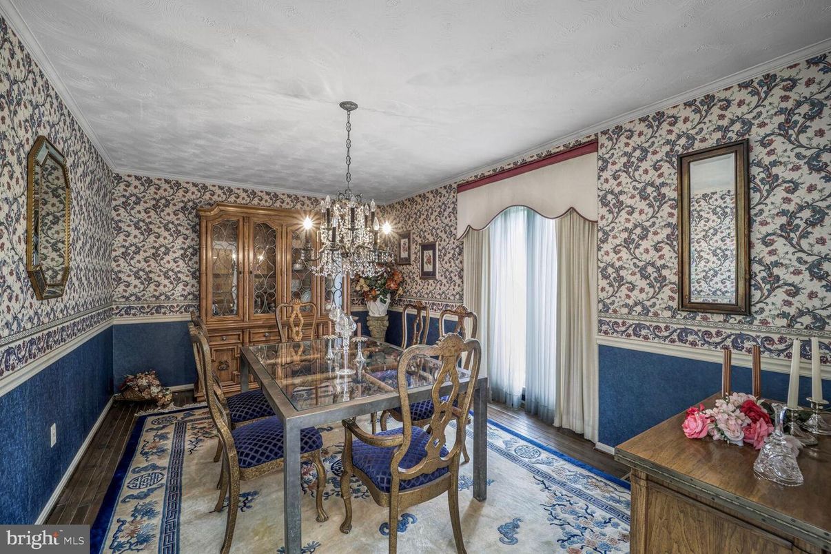 Chandelier, Dining room, Interior