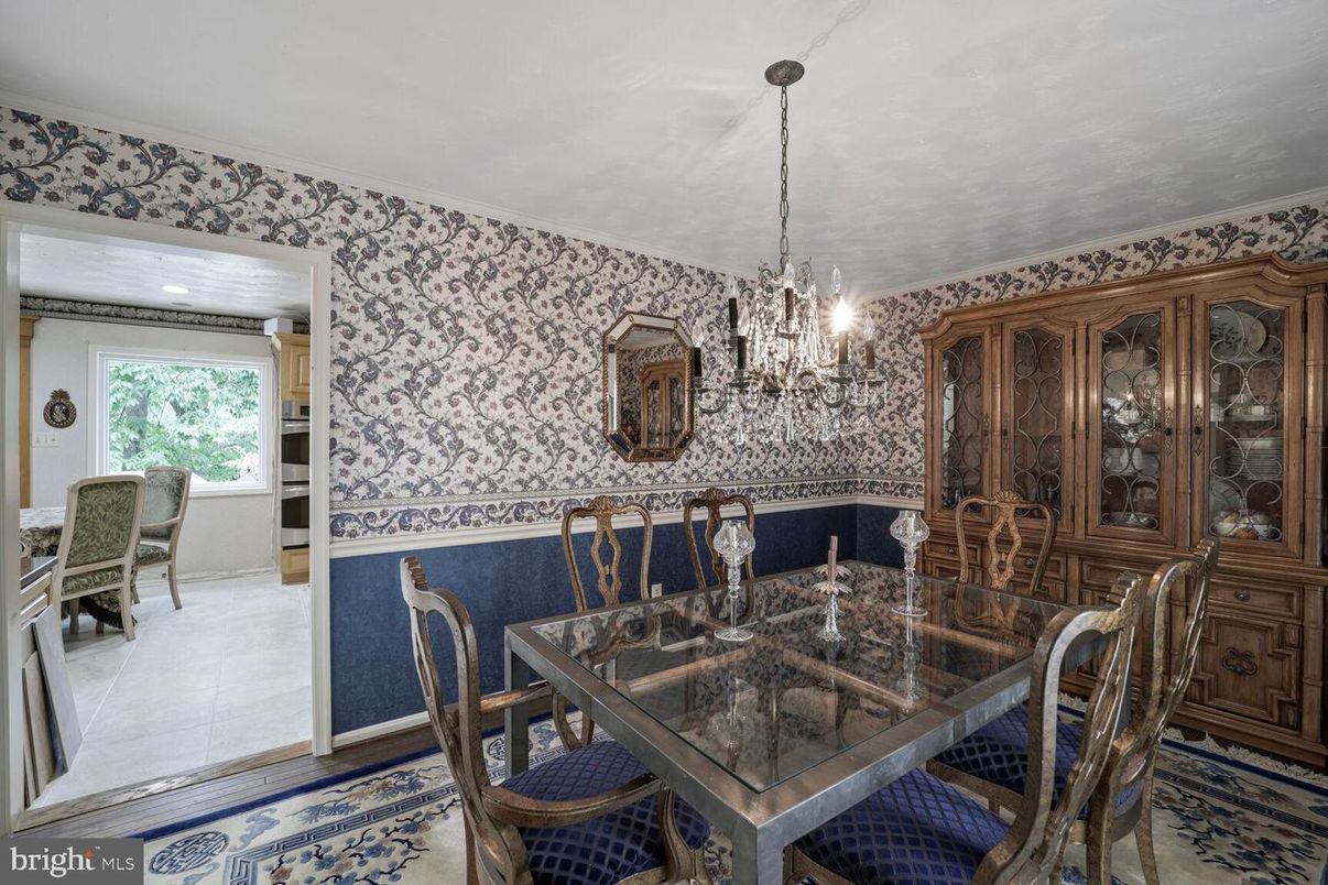 Chandelier, Dining room, Interior