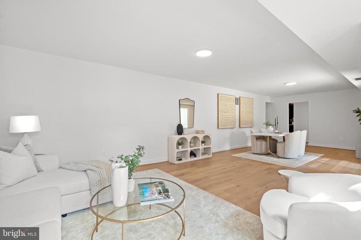 Dining room, Interior, Living room, Recessed Lighting, Wood Texture Flooring