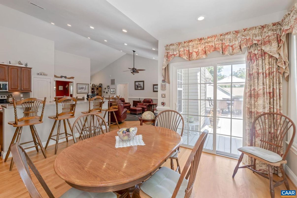 Dining room, Interior, Kitchen, Recessed Lighting, Wood Texture Flooring