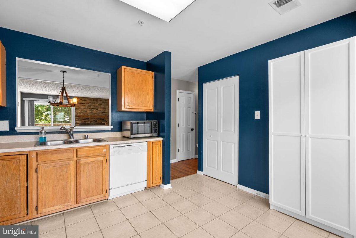 Interior, Kitchen, Pendant Lights, Stone Walls, Wood Texture Flooring