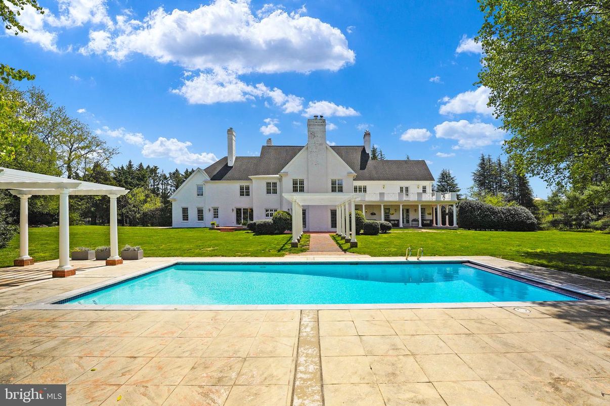 Backyard, Exterior, Pool