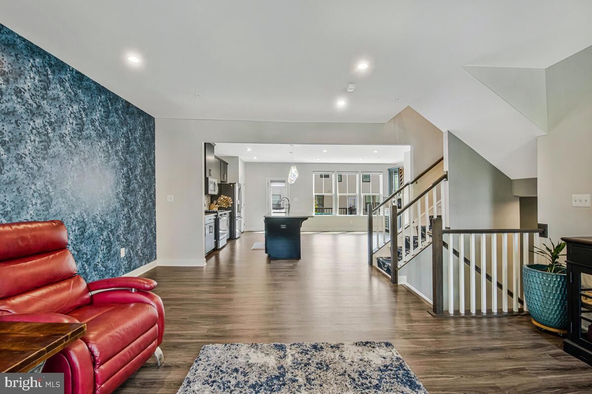 Interior, Pendant Lights, Recessed Lighting, Wood Texture Flooring