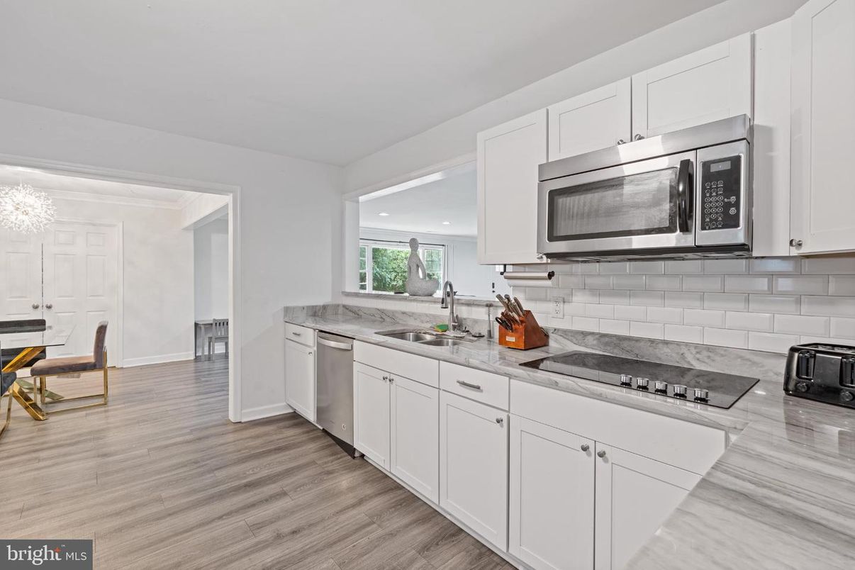 Chandelier, Interior, Kitchen, Recessed Lighting, Stainless Steel Appliances, Wood Texture Flooring