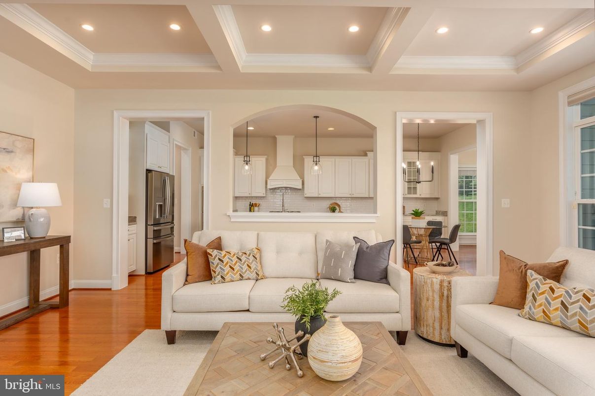 Dining room, Interior, Kitchen, Living room, Pendant Lights, Recessed Lighting, Stainless Steel Appliances, Wood Texture Flooring