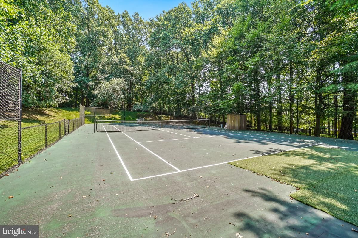 Exterior, Tennis Courts