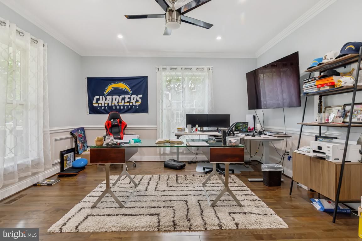 Home Office, Interior, Recessed Lighting, Wood Texture Flooring