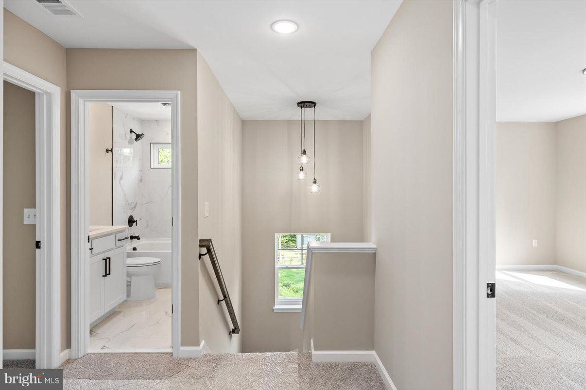 Bathroom, Interior, Marble, Pendant Lights, Recessed Lighting