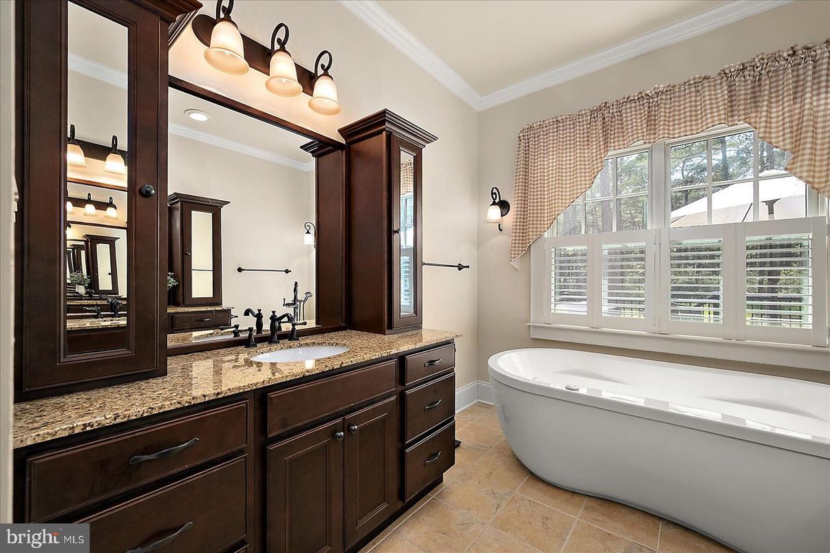 Bathroom, Dual Sink Vanities, Free Standing Baths, Interior