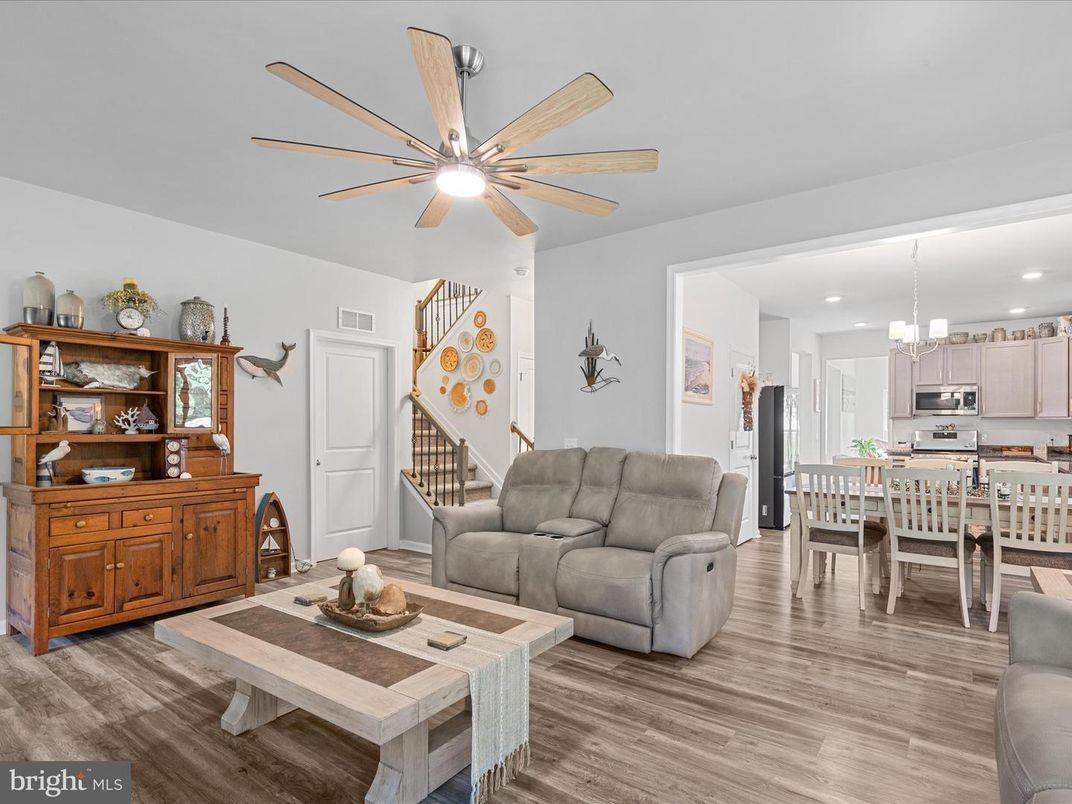 Dining room, Interior, Kitchen, Pendant Lights, Recessed Lighting, Wood Texture Flooring