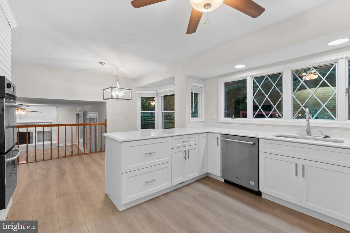 Interior, Kitchen, Pendant Lights, Recessed Lighting, Wood Texture Flooring