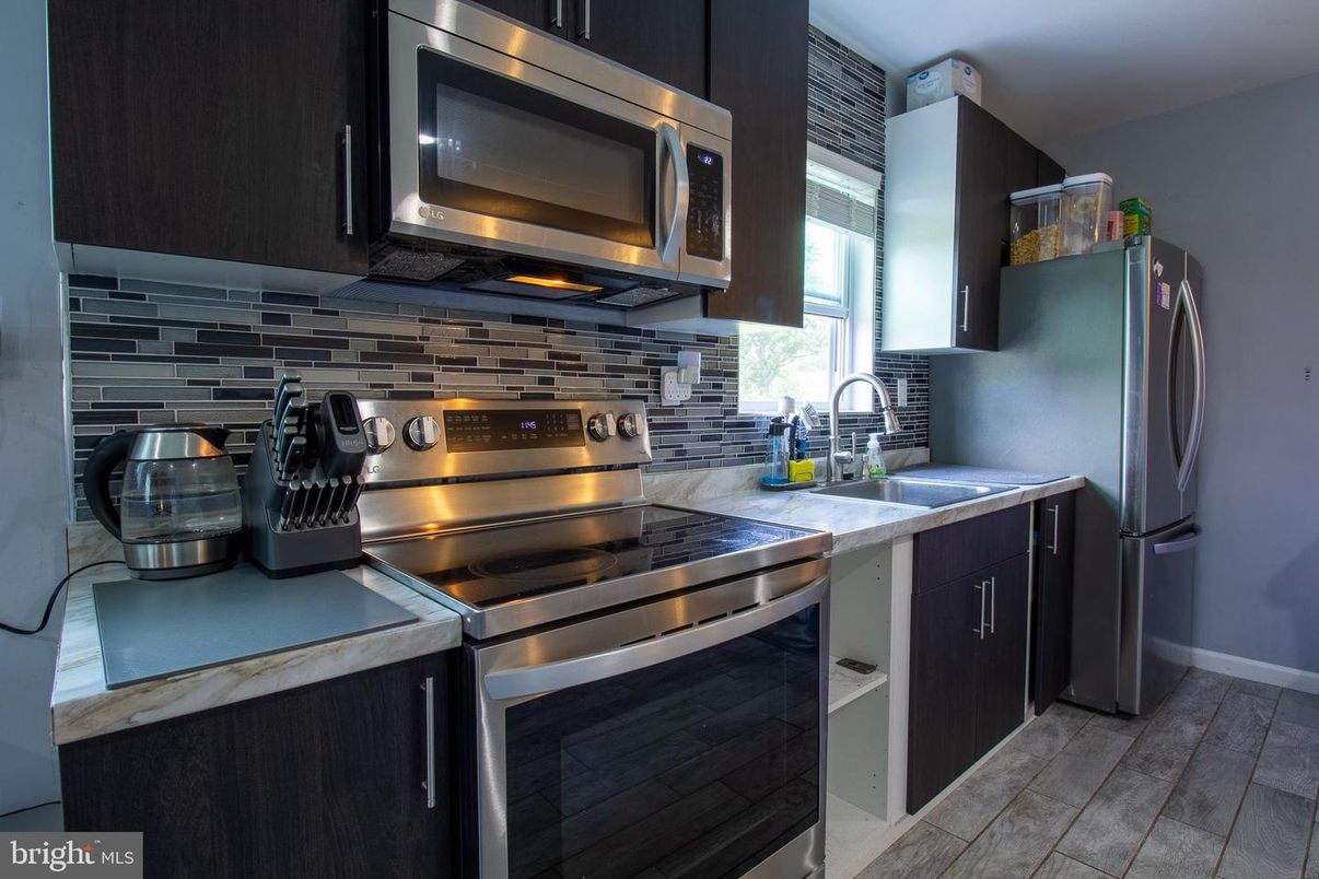 Interior, Kitchen, Stainless Steel Appliances