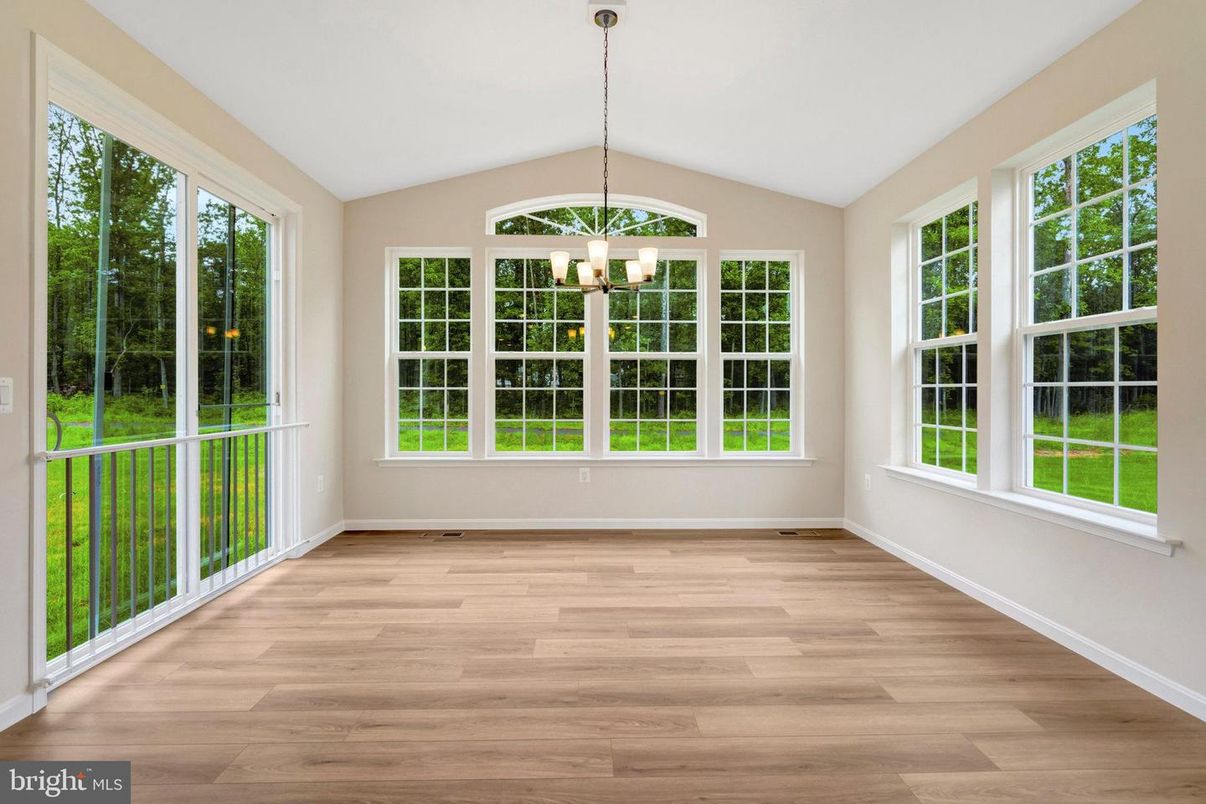 Empty room, Interior, Pendant Lights, Wood Texture Flooring