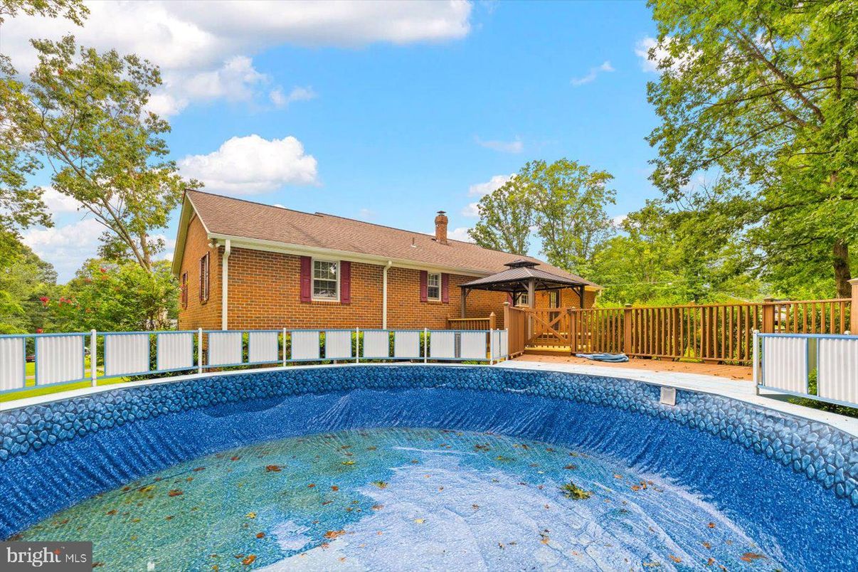 Backyard, Exterior, Pool