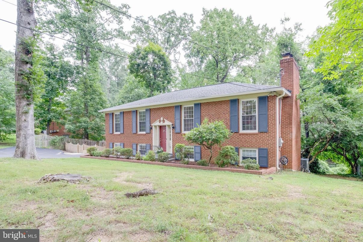 Backyard, Exterior, Facade, Brick Facade, Georgian