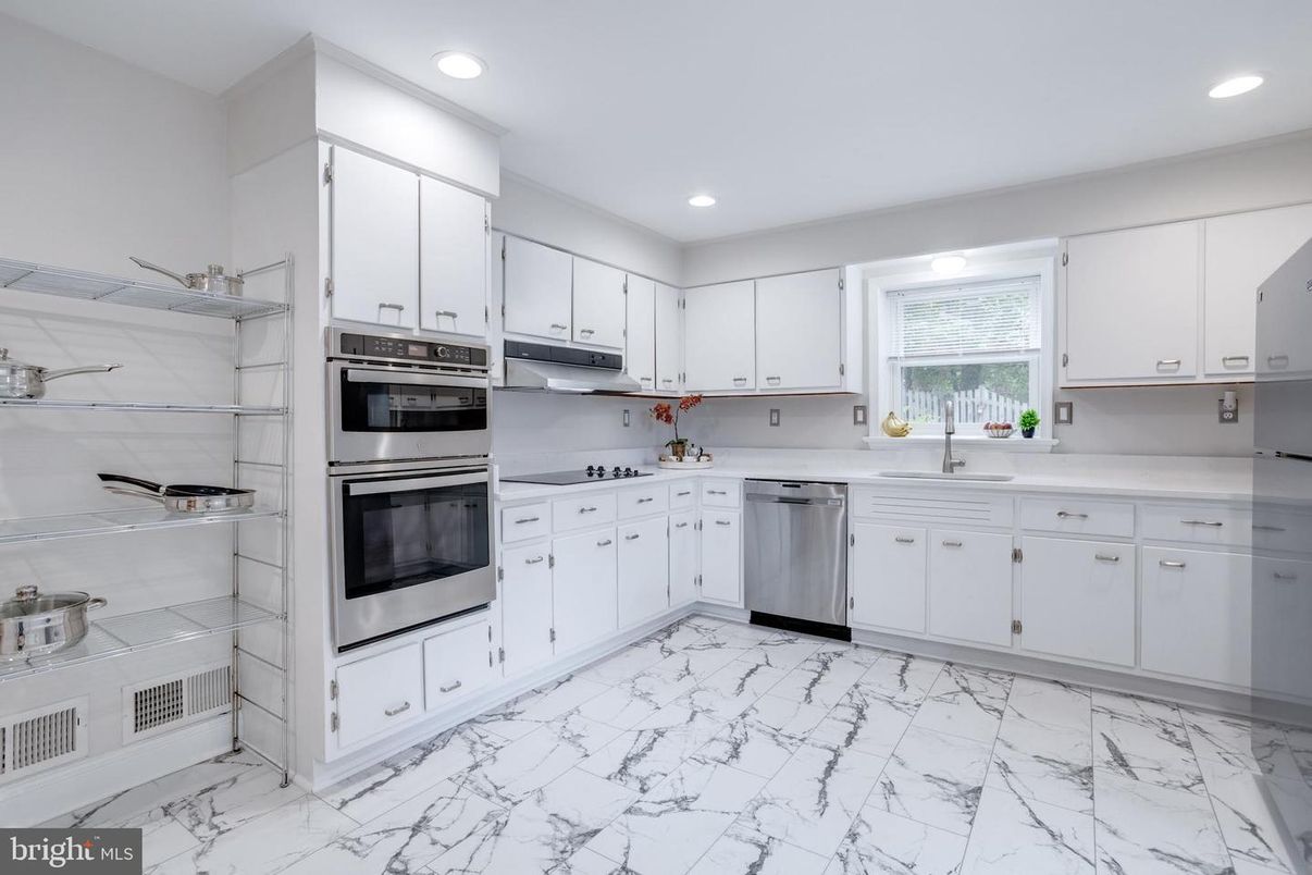 Interior, Kitchen, Marble, Recessed Lighting, Stainless Steel Appliances