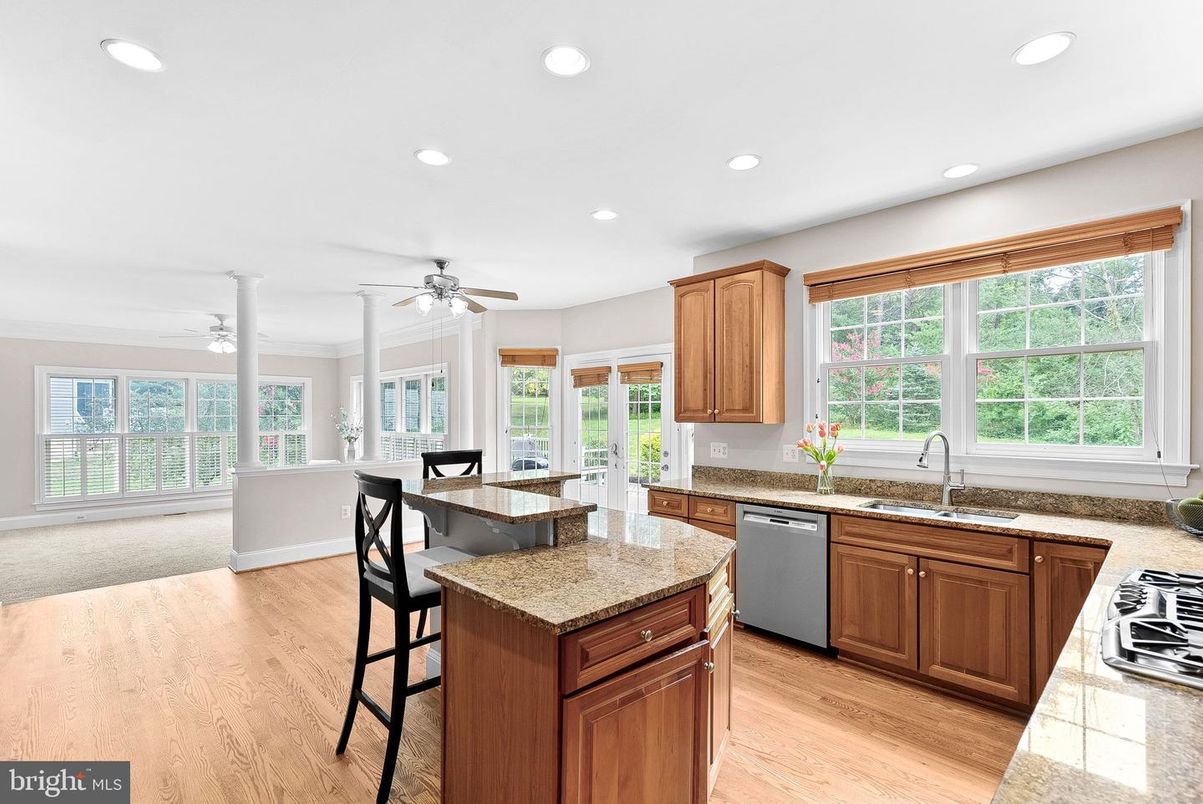 Dining room, Interior, Kitchen, Recessed Lighting, Wood Texture Flooring