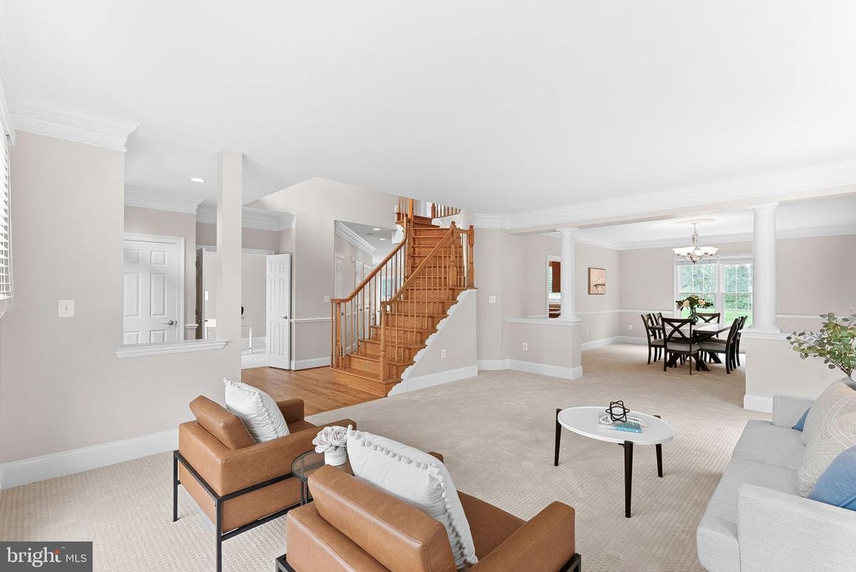 Chandelier, Dining room, Interior, Living room, Recessed Lighting, Wood Texture Flooring