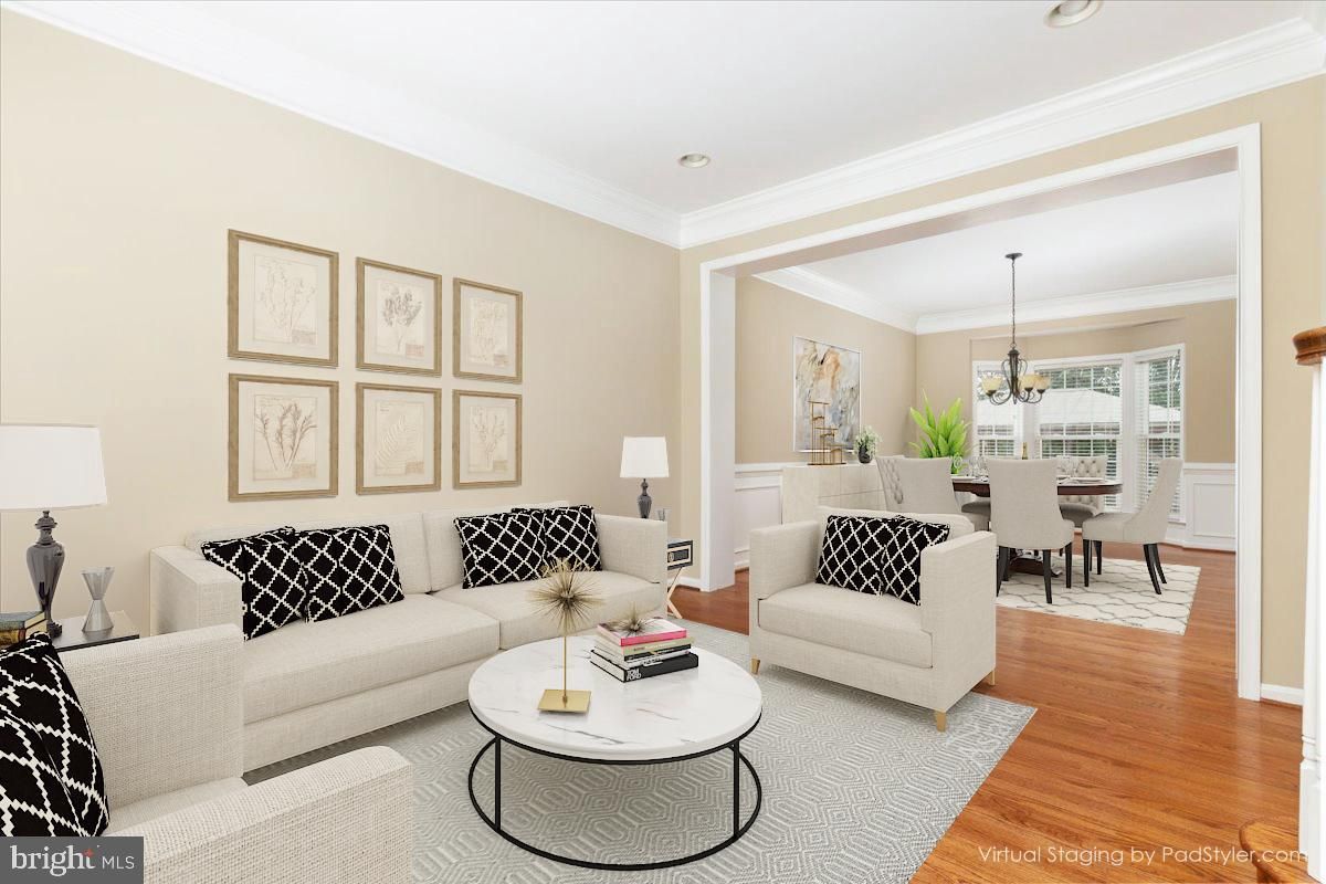 Chandelier, Dining room, Interior, Living room, Recessed Lighting, Wood Texture Flooring