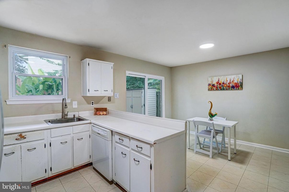 Dining room, Interior, Kitchen, Recessed Lighting