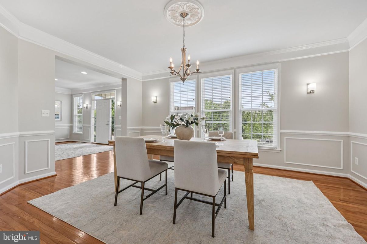 Chandelier, Dining room, Interior, Pendant Lights, Recessed Lighting, Wood Texture Flooring