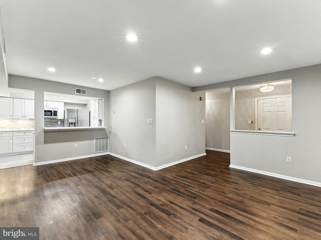 Empty room, Interior, Kitchen, Recessed Lighting, Wood Texture Flooring