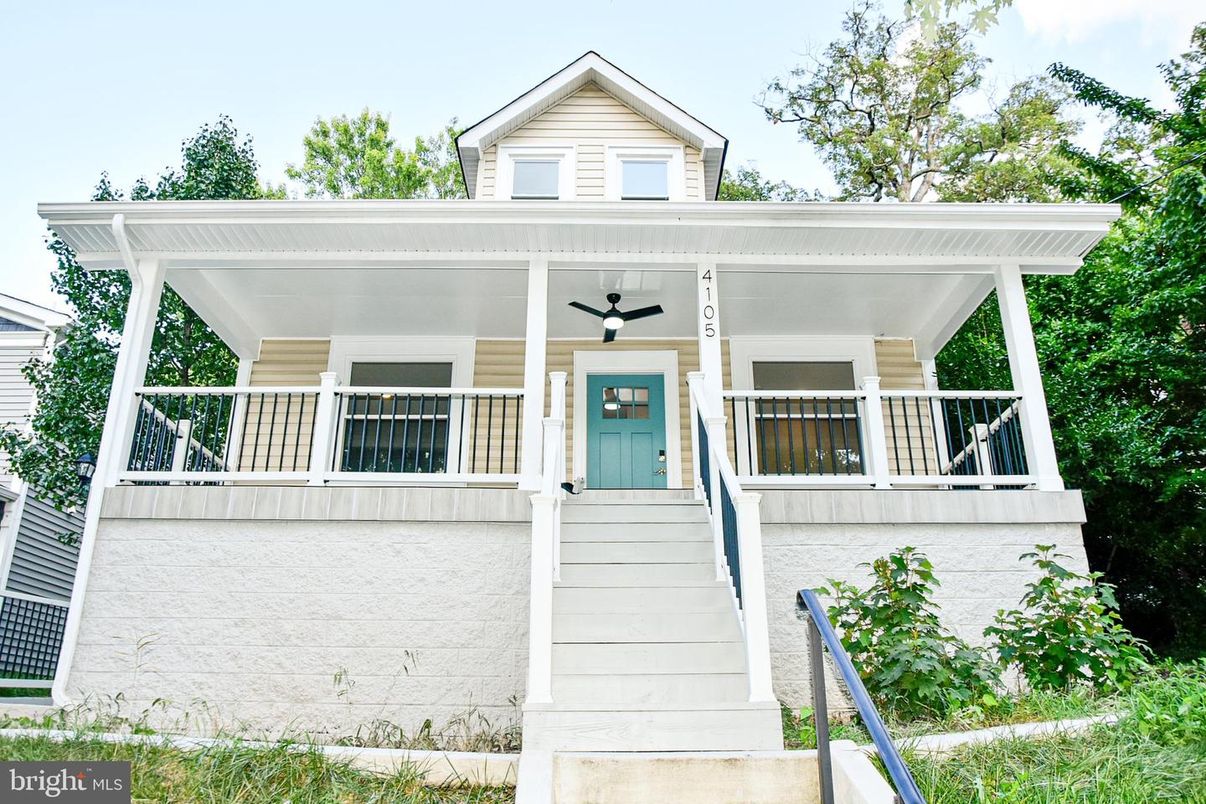 Exterior, Facade, None