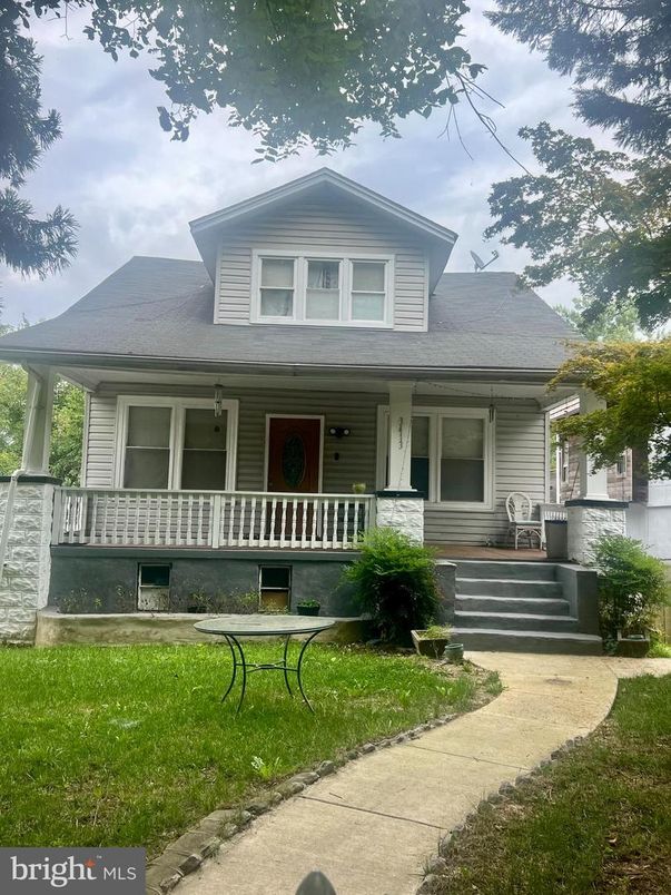 Exterior, Facade, American Craftsman