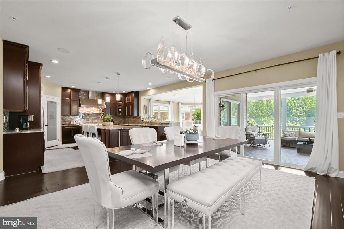 Dining room, Interior, Kitchen, Pendant Lights, Recessed Lighting, Wood Texture Flooring