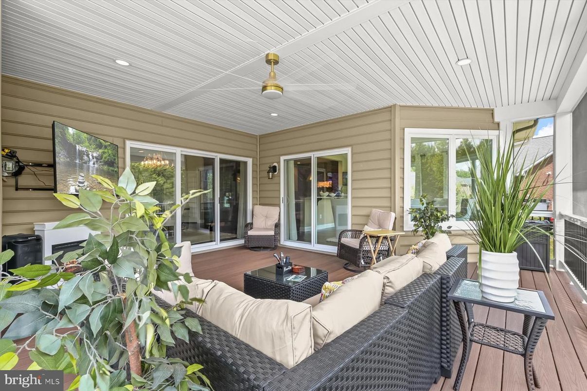 Exterior, Recessed Lighting