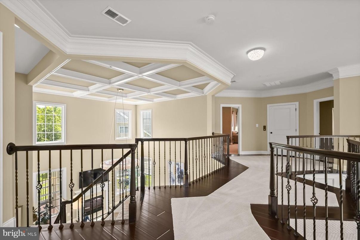 Interior, Pendant Lights, Wood Texture Flooring