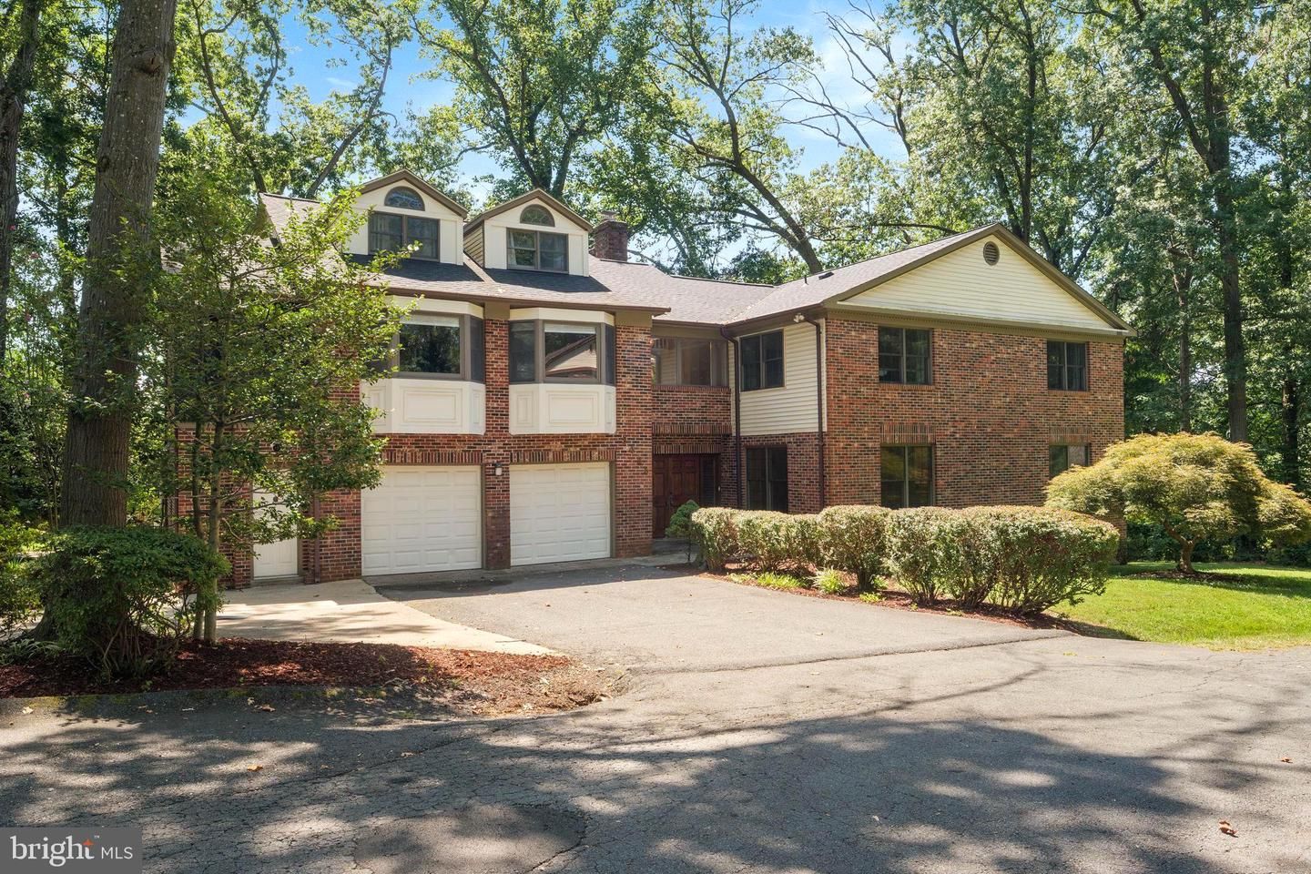 Attached, Exterior, Facade, Brick Facade, Brick Traditional