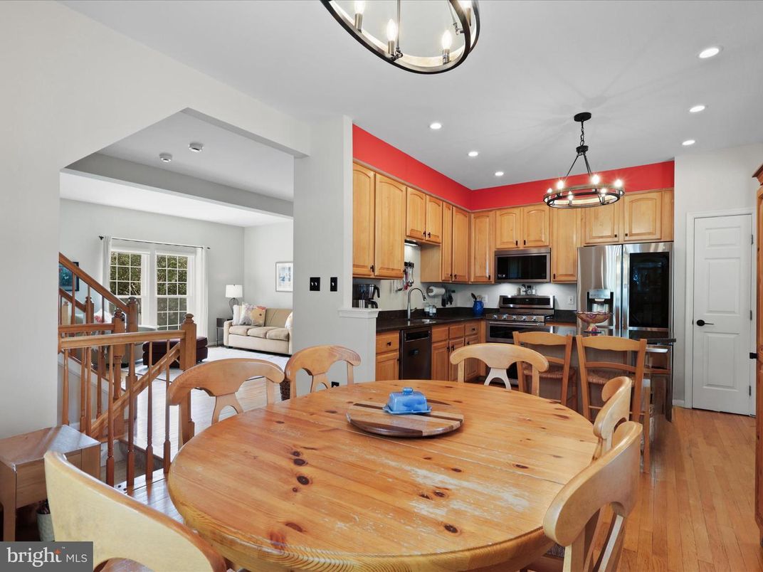 Chandelier, Dining room, Interior, Kitchen, Living room, Recessed Lighting, Wood Texture Flooring