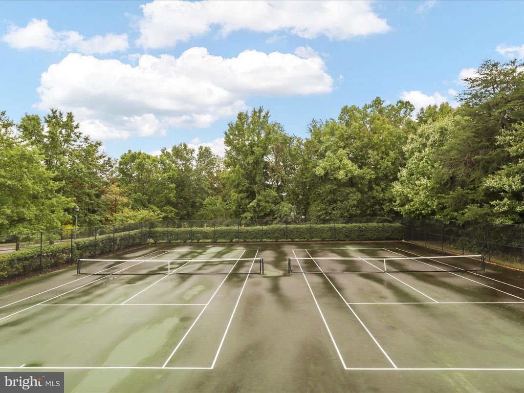 Exterior, Tennis Courts